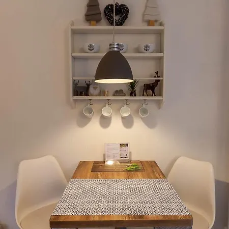 Kleine Bergsuite Mit Terrasse