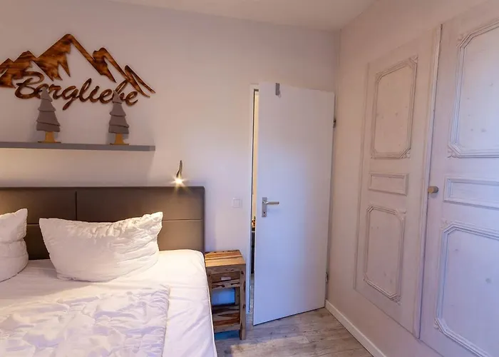 Kleine Bergsuite Mit Terrasse Apartment